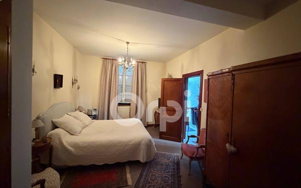 Immeuble à vendre    16 pièces • 620 m2 Roumazières-Loubert