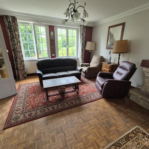 Guipavas (29490) BELLE MAISON SUR UN GRAND TERRAIN FLEURI ET ARBORER