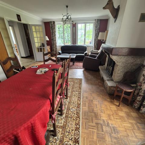 Guipavas (29490) BELLE MAISON SUR UN GRAND TERRAIN FLEURI ET ARBORER