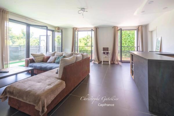 Appartement T4 (3 chambres) récent (2019) - balcon sud et deux places de parking