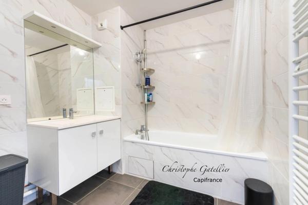 Appartement T4 (3 chambres) récent (2019) - balcon sud et deux places de parking