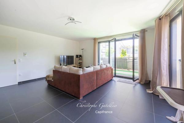 Appartement T4 (3 chambres) récent (2019) - balcon sud et deux places de parking