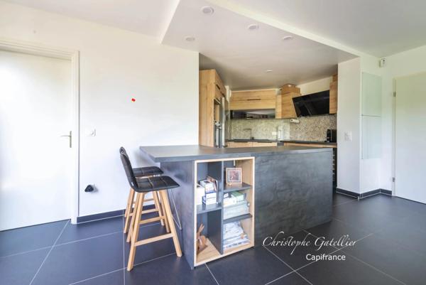 Appartement T4 (3 chambres) récent (2019) - balcon sud et deux places de parking