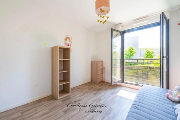 Appartement T4 (3 chambres) récent (2019) - balcon sud et deux places de parking