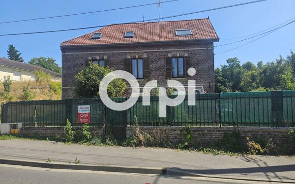 Immeuble à vendre    12 pièces •  Charmes