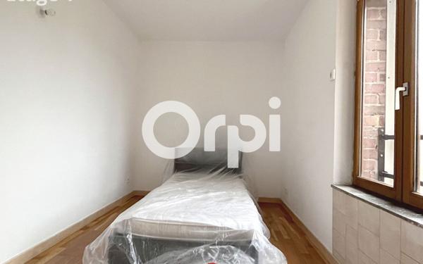 Immeuble à vendre    12 pièces •  Charmes