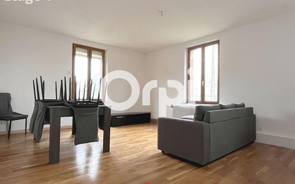 Immeuble à vendre    12 pièces •  Charmes