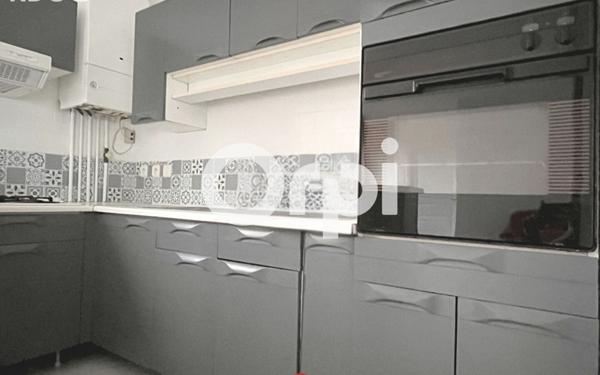 Immeuble à vendre    12 pièces •  Charmes