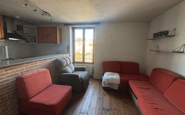 Immeuble à vendre    4 pièces •  Poitiers