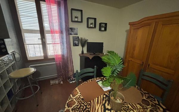 Immeuble à vendre    4 pièces •  Poitiers