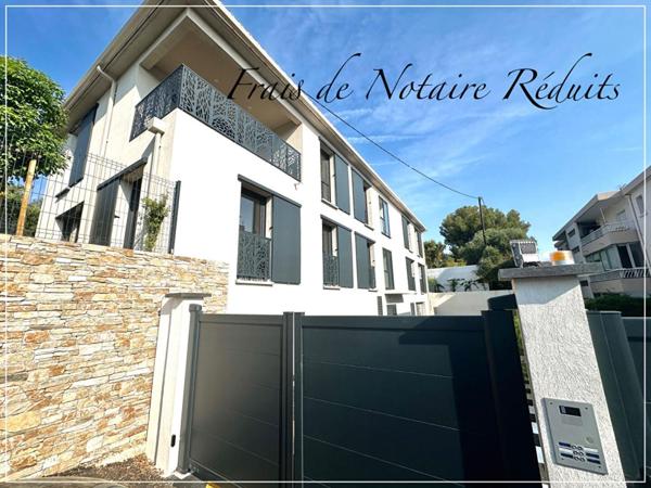SIX FOURS LES PLAGES - CONSTRUCTION RECENTE - APPARTEMENT DE TYPE 3 - JARDIN 72 M² - PARKING PRIVATIF SOUS SOL