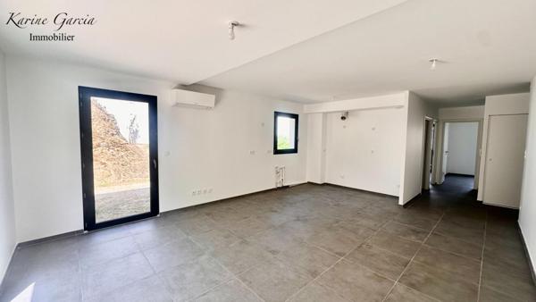SIX FOURS LES PLAGES - CONSTRUCTION RECENTE - APPARTEMENT DE TYPE 3 - JARDIN 72 M² - PARKING PRIVATIF SOUS SOL
