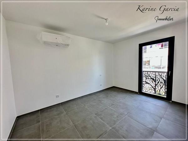 SIX FOURS LES PLAGES - CONSTRUCTION RECENTE - APPARTEMENT DE TYPE 3 - JARDIN 72 M² - PARKING PRIVATIF SOUS SOL