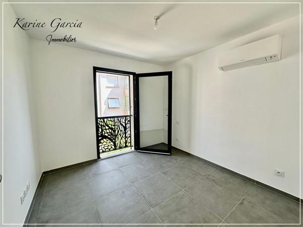 SIX FOURS LES PLAGES - CONSTRUCTION RECENTE - APPARTEMENT DE TYPE 3 - JARDIN 72 M² - PARKING PRIVATIF SOUS SOL