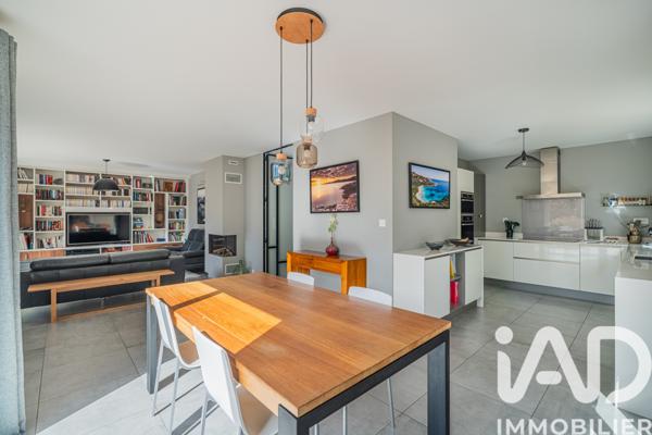 Maison à vendre 6 pièces 136 m² Fontanil-Cornillon