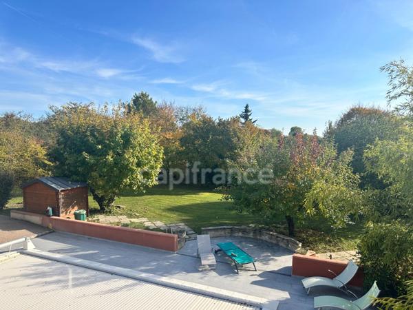 Maison à vendre CHAMPS SUR YONNE (89) Magnifique propriété de 272 m² 6 Chambres Piscine Terrain de 4800 m2