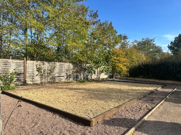 Maison à vendre CHAMPS SUR YONNE (89) Magnifique propriété de 272 m² 6 Chambres Piscine Terrain de 4800 m2