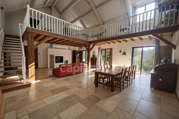 Maison à vendre CHAMPS SUR YONNE (89) Magnifique propriété de 272 m² 6 Chambres Piscine Terrain de 4800 m2