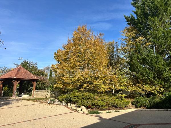 Maison à vendre CHAMPS SUR YONNE (89) Magnifique propriété de 272 m² 6 Chambres Piscine Terrain de 4800 m2