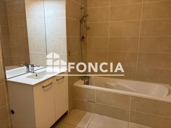 Location Appartement 3 pièces 61.03 m² - 84 AVENUE DU PETIT PORT Aix Les Bains 73100