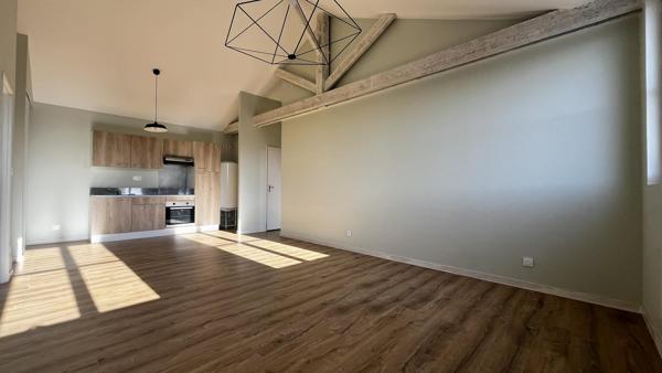 Appartement
                                                                                                                                                                                                                                                                                                                        3 pièce(s)                                                                                                                                                                                                          2 chambre(s)                                                                                                                                                                                                          60.88  m²
