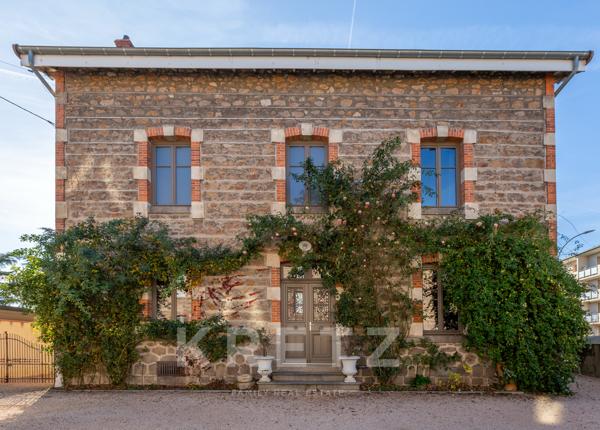 Maison de Maître rénovée au cœur de Saint-Rambert