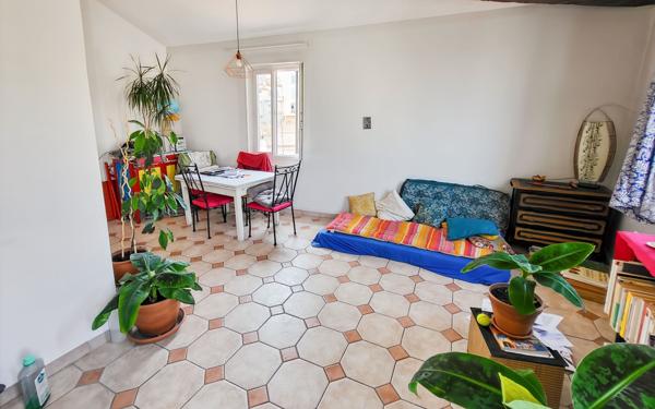 Appartement à vendre    2 pièces • 30,84 m2 Marseille 7