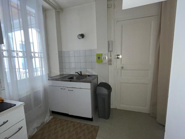 QUARTIER SAINT CLEMENT T2 MEUBLE ,  
Nantes 44000