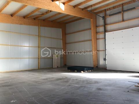Local d'activités de 182,30 m²