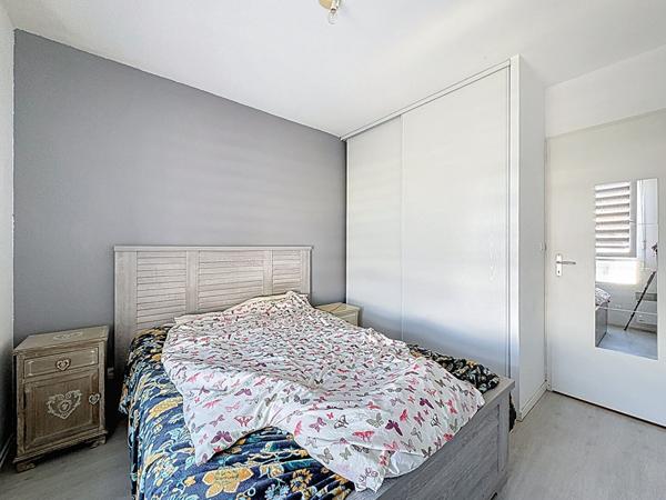 À vendre ? Maison 3 chambres avec jardin et stationnement à Saint-Pierre-des-Corps proche gare tgv ,centre ville, commerces