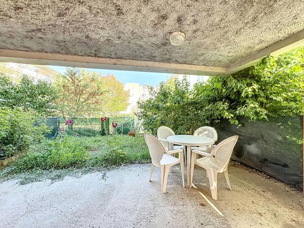 À vendre ? Maison 3 chambres avec jardin et stationnement à Saint-Pierre-des-Corps proche gare tgv ,centre ville, commerces