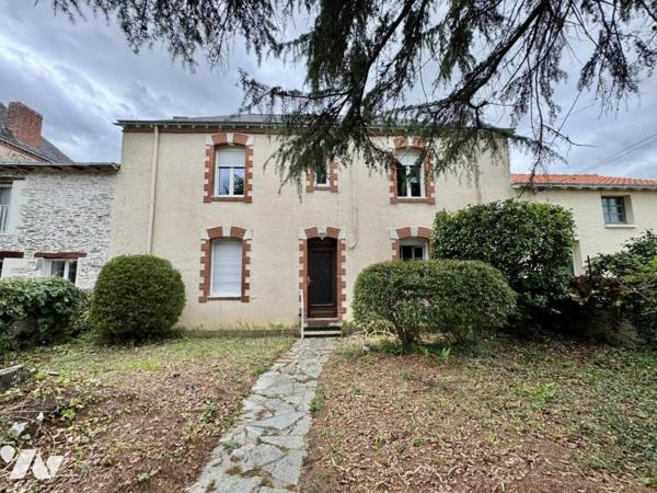 À VENDRE – Maison ancienne avec dépendances – THOUARÉ-SUR-LOIRE