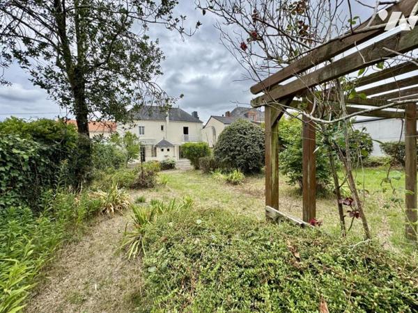 À VENDRE – Maison ancienne avec dépendances – THOUARÉ-SUR-LOIRE