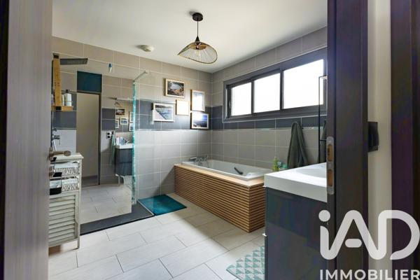 Maison à vendre 5 pièces 139 m² Villenave-d'Ornon