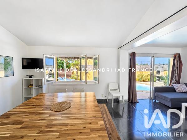 Maison à vendre 10 pièces 145 m² Sanary-sur-Mer