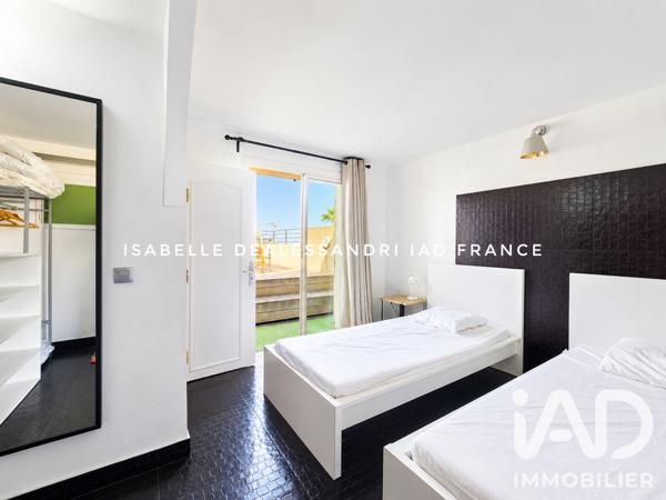Maison à vendre 10 pièces 145 m² Sanary-sur-Mer