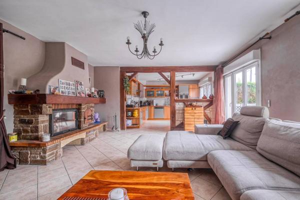 Maison parfaite pour une grande famille – 6 chambres, jardin et impasse