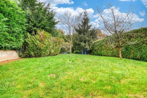 Maison parfaite pour une grande famille – 6 chambres, jardin et impasse