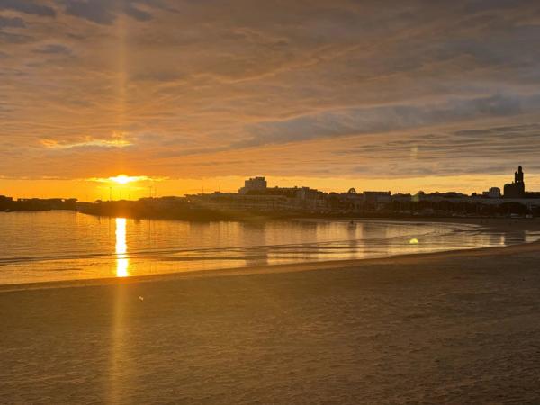 Villa Familiale avec Jardin, Piscine et Plage à Proximité