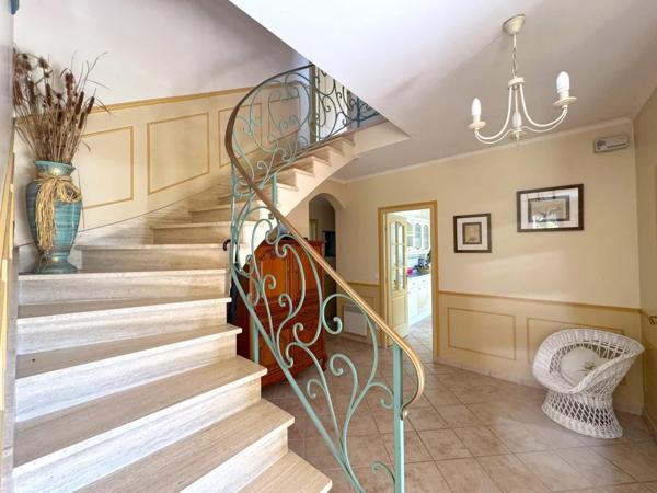 Villa Familiale avec Jardin, Piscine et Plage à Proximité