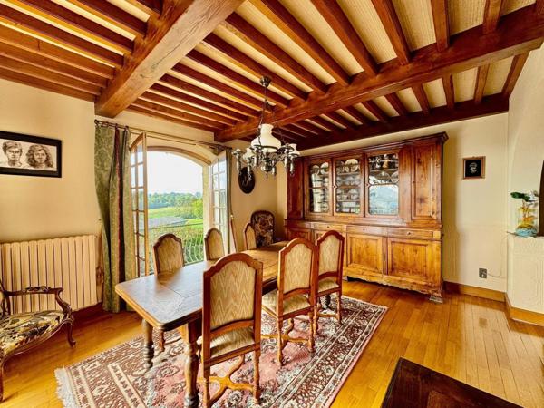 À vendre à Villosanges – Maison familiale au charme des années 80 !