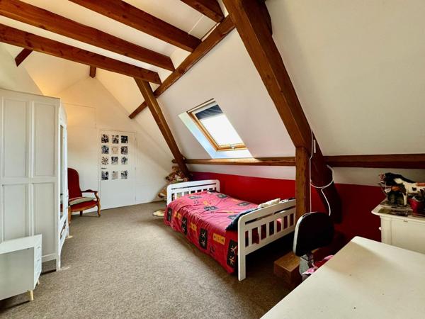 À vendre à Villosanges – Maison familiale au charme des années 80 !