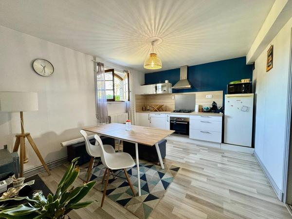 À vendre à Villosanges – Maison familiale au charme des années 80 !