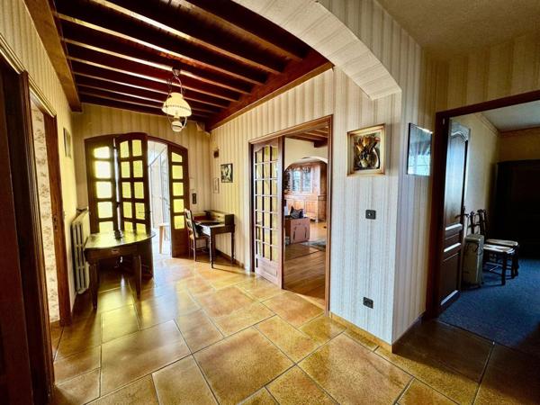 À vendre à Villosanges – Maison familiale au charme des années 80 !