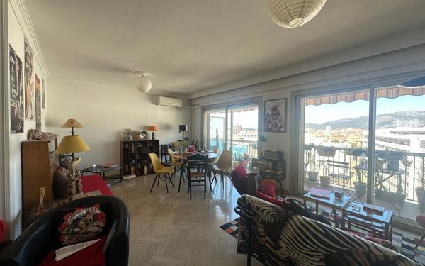 Appartement à vendre    2 pièces • 69 m2 Toulon
