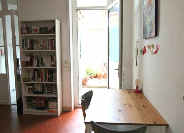 Appartement à vendre    3 pièces • 51,69 m2 Marseille 5