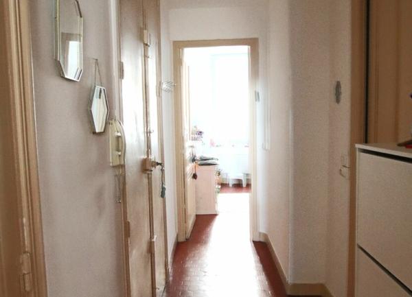 Appartement à vendre    3 pièces • 51,69 m2 Marseille 5