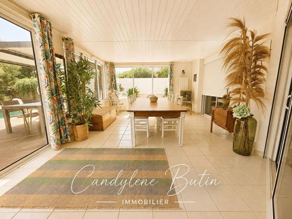 VILLA DE PLAIN-PIED , 164.7 M² ,4 CHAMBRES , 3 SUITES ?,PISCINE , TERRAIN 1 025 M²