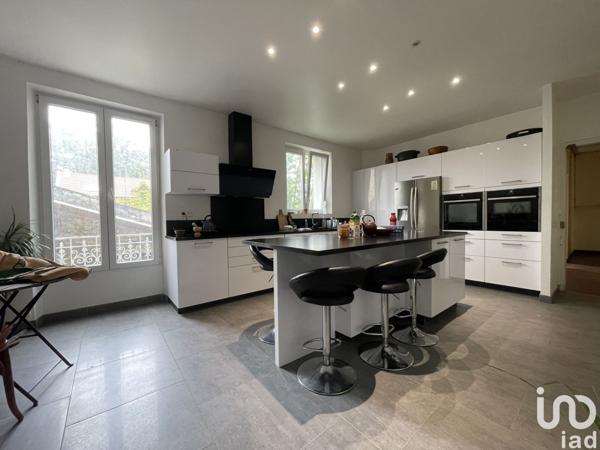 Immeuble de 278 m² à MALESHERBES (45330)