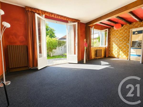 Maison à vendre  7 pièces - 146,39 m 2   ST MAUR DES FOSSES  - 94